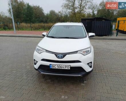 Тойота РАВ 4 2017 в Стрые на Automoto.ua Белый Тойота РАВ 4, объемом двигателя 2.49 л и пробегом 143 тыс. км за 23500 $, фото 7 на Automoto.ua