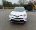 Тойота РАВ 4 2017 в Стрые на Automoto.ua Белый Тойота РАВ 4, объемом двигателя 2.49 л и пробегом 143 тыс. км за 23500 $, фото 7 на Automoto.ua
