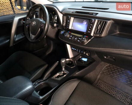 Білий Тойота РАВ 4, об'ємом двигуна 2.49 л та пробігом 72 тис. км за 24000 $, фото 37 на Automoto.ua