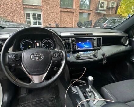 Тойота РАВ 4 2017 в Киеве на Automoto.ua Белый Тойота РАВ 4, объемом двигателя 2 л и пробегом 116 тыс. км за 8000 $, фото 6 на Automoto.ua