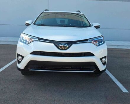 Белый Тойота РАВ 4, объемом двигателя 2.5 л и пробегом 64 тыс. км за 4500 $, фото 1 на Automoto.ua