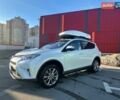 Белый Тойота РАВ 4, объемом двигателя 2.49 л и пробегом 140 тыс. км за 26000 $, фото 1 на Automoto.ua