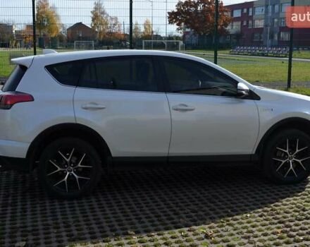 Тойота РАВ 4 2017 в Виннице на Automoto.ua Белый Тойота РАВ 4, объемом двигателя 2.49 л и пробегом 198 тыс. км за 22987 $, фото 19 на Automoto.ua