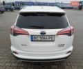 Тойота РАВ 4 2017 в Стрые на Automoto.ua Белый Тойота РАВ 4, объемом двигателя 2.49 л и пробегом 143 тыс. км за 23500 $, фото 6 на Automoto.ua