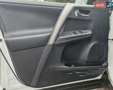 Білий Тойота РАВ 4, об'ємом двигуна 2.5 л та пробігом 126 тис. км за 15799 $, фото 10 на Automoto.ua