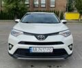 Білий Тойота РАВ 4, об'ємом двигуна 2.23 л та пробігом 179 тис. км за 19500 $, фото 1 на Automoto.ua