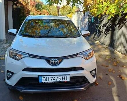 Тойота РАВ 4 2017 в Одессе на Automoto.ua Белый Тойота РАВ 4, объемом двигателя 2.23 л и пробегом 188 тыс. км за 21000 $, фото 1 на Automoto.ua