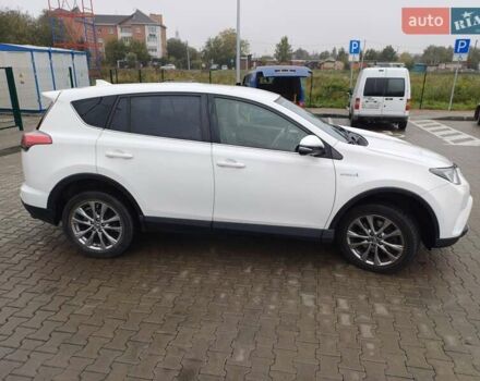 Тойота РАВ 4 2017 в Стрые на Automoto.ua Белый Тойота РАВ 4, объемом двигателя 2.49 л и пробегом 143 тыс. км за 23500 $, фото 11 на Automoto.ua