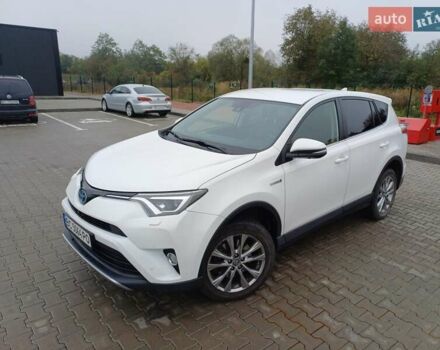 Тойота РАВ 4 2017 в Стрые на Automoto.ua Белый Тойота РАВ 4, объемом двигателя 2.49 л и пробегом 143 тыс. км за 23500 $, фото 1 на Automoto.ua