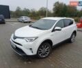 Тойота РАВ 4 2017 в Стрые на Automoto.ua Белый Тойота РАВ 4, объемом двигателя 2.49 л и пробегом 143 тыс. км за 23500 $, фото 1 на Automoto.ua