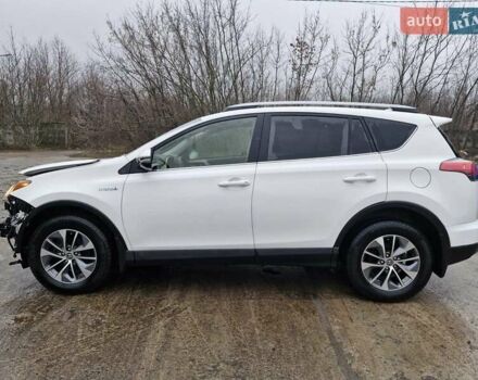 Білий Тойота РАВ 4, об'ємом двигуна 2.5 л та пробігом 126 тис. км за 15799 $, фото 1 на Automoto.ua