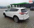 Тойота РАВ 4 2017 в Стрые на Automoto.ua Белый Тойота РАВ 4, объемом двигателя 2.49 л и пробегом 143 тыс. км за 23500 $, фото 4 на Automoto.ua
