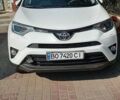 Белый Тойота РАВ 4, объемом двигателя 2.23 л и пробегом 230 тыс. км за 16000 $, фото 1 на Automoto.ua