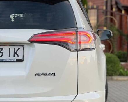 Белый Тойота РАВ 4, объемом двигателя 1.99 л и пробегом 111 тыс. км за 19999 $, фото 3 на Automoto.ua