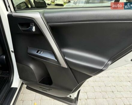 Білий Тойота РАВ 4, об'ємом двигуна 2.23 л та пробігом 192 тис. км за 20500 $, фото 52 на Automoto.ua