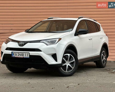 Белый Тойота РАВ 4, объемом двигателя 2.5 л и пробегом 183 тыс. км за 15490 $, фото 5 на Automoto.ua