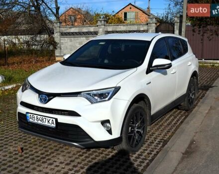 Тойота РАВ 4 2017 в Виннице на Automoto.ua Белый Тойота РАВ 4, объемом двигателя 2.49 л и пробегом 198 тыс. км за 22987 $, фото 1 на Automoto.ua