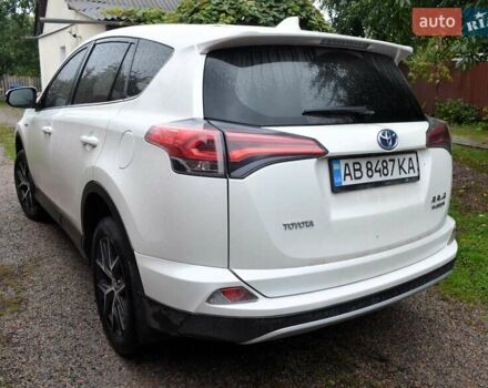 Тойота РАВ 4 2017 в Виннице на Automoto.ua Белый Тойота РАВ 4, объемом двигателя 2.49 л и пробегом 199 тыс. км за 22990 $, фото 7 на Automoto.ua