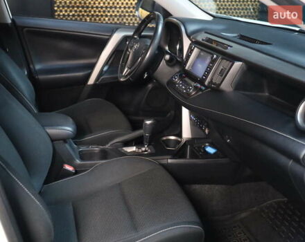 Білий Тойота РАВ 4, об'ємом двигуна 2.49 л та пробігом 72 тис. км за 24000 $, фото 35 на Automoto.ua