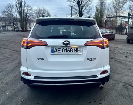 Белый Тойота РАВ 4, объемом двигателя 2 л и пробегом 180 тыс. км за 15200 $, фото 3 на Automoto.ua