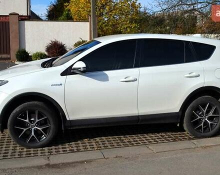 Тойота РАВ 4 2017 в Виннице на Automoto.ua Белый Тойота РАВ 4, объемом двигателя 2.49 л и пробегом 198 тыс. км за 22987 $, фото 4 на Automoto.ua