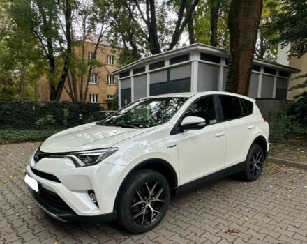 Тойота РАВ 4 2017 в Киеве на Automoto.ua Белый Тойота РАВ 4, объемом двигателя 2 л и пробегом 116 тыс. км за 8000 $, фото 1 на Automoto.ua