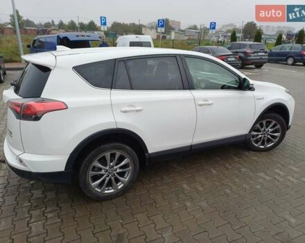 Тойота РАВ 4 2017 в Стрые на Automoto.ua Белый Тойота РАВ 4, объемом двигателя 2.49 л и пробегом 143 тыс. км за 23500 $, фото 12 на Automoto.ua
