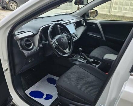 Білий Тойота РАВ 4, об'ємом двигуна 2 л та пробігом 80 тис. км за 22500 $, фото 11 на Automoto.ua