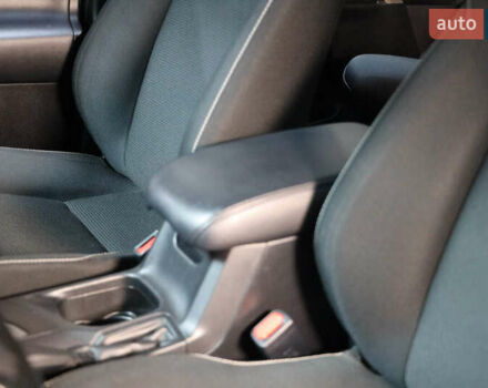 Білий Тойота РАВ 4, об'ємом двигуна 2.49 л та пробігом 72 тис. км за 24000 $, фото 24 на Automoto.ua