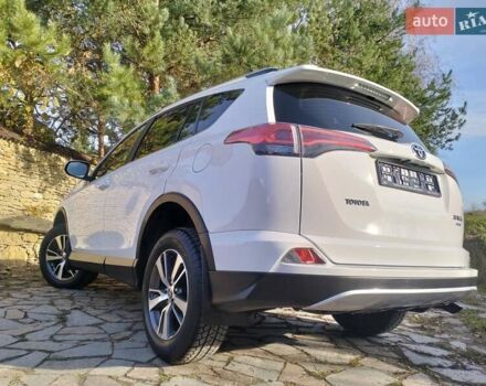 Білий Тойота РАВ 4, об'ємом двигуна 1.99 л та пробігом 104 тис. км за 22800 $, фото 1 на Automoto.ua