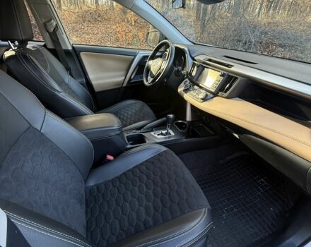 Белый Тойота РАВ 4, объемом двигателя 2.5 л и пробегом 150 тыс. км за 22500 $, фото 9 на Automoto.ua