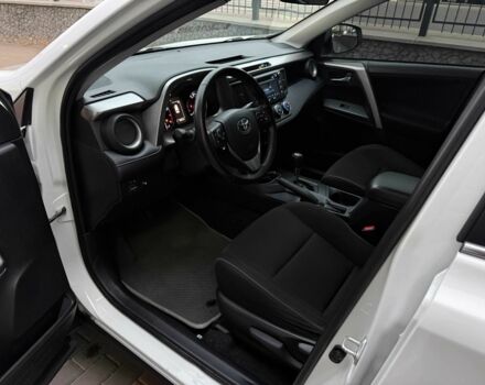 Белый Тойота РАВ 4, объемом двигателя 2 л и пробегом 98 тыс. км за 19500 $, фото 13 на Automoto.ua