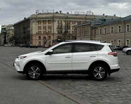 Білий Тойота РАВ 4, об'ємом двигуна 2.49 л та пробігом 163 тис. км за 18000 $, фото 15 на Automoto.ua