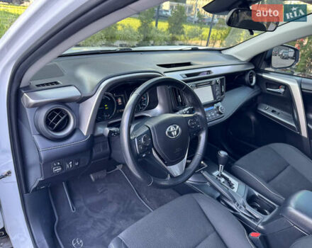 Білий Тойота РАВ 4, об'ємом двигуна 2.49 л та пробігом 121 тис. км за 24500 $, фото 19 на Automoto.ua