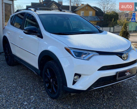 Білий Тойота РАВ 4, об'ємом двигуна 2.49 л та пробігом 104 тис. км за 17500 $, фото 1 на Automoto.ua