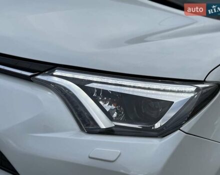 Белый Тойота РАВ 4, объемом двигателя 2.5 л и пробегом 117 тыс. км за 24300 $, фото 26 на Automoto.ua