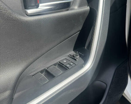 Белый Тойота РАВ 4, объемом двигателя 2.49 л и пробегом 140 тыс. км за 27000 $, фото 17 на Automoto.ua