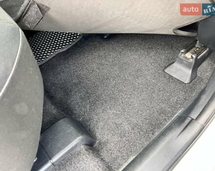 Белый Тойота РАВ 4, объемом двигателя 2 л и пробегом 171 тыс. км за 19999 $, фото 57 на Automoto.ua