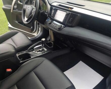 Білий Тойота РАВ 4, об'ємом двигуна 0 л та пробігом 140 тис. км за 12800 $, фото 9 на Automoto.ua