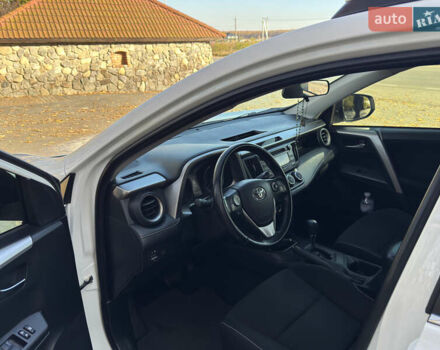 Білий Тойота РАВ 4, об'ємом двигуна 1.99 л та пробігом 196 тис. км за 19700 $, фото 14 на Automoto.ua