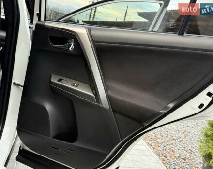 Белый Тойота РАВ 4, объемом двигателя 2.5 л и пробегом 117 тыс. км за 24300 $, фото 67 на Automoto.ua