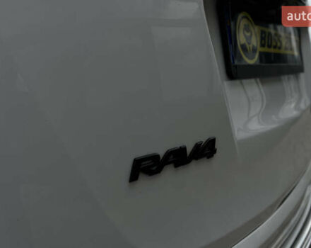 Белый Тойота РАВ 4, объемом двигателя 2.49 л и пробегом 95 тыс. км за 18699 $, фото 9 на Automoto.ua