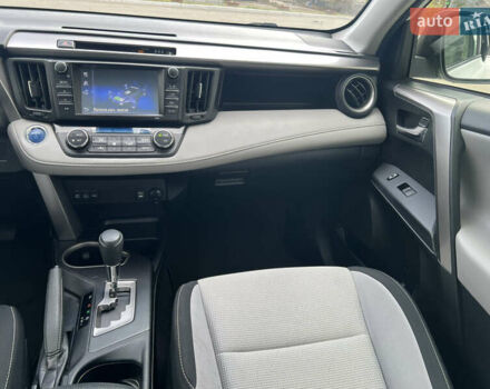 Белый Тойота РАВ 4, объемом двигателя 2.49 л и пробегом 154 тыс. км за 19400 $, фото 26 на Automoto.ua