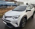 Белый Тойота РАВ 4, объемом двигателя 0 л и пробегом 120 тыс. км за 19500 $, фото 1 на Automoto.ua