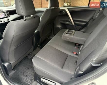 Белый Тойота РАВ 4, объемом двигателя 2.49 л и пробегом 98 тыс. км за 23999 $, фото 2 на Automoto.ua