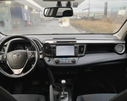 Белый Тойота РАВ 4, объемом двигателя 0 л и пробегом 120 тыс. км за 19500 $, фото 5 на Automoto.ua