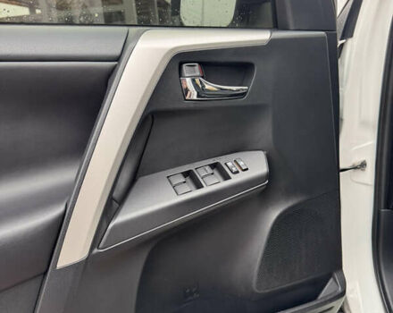 Белый Тойота РАВ 4, объемом двигателя 2.49 л и пробегом 144 тыс. км за 24990 $, фото 15 на Automoto.ua