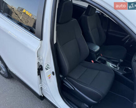 Білий Тойота РАВ 4, об'ємом двигуна 2.49 л та пробігом 121 тис. км за 24500 $, фото 39 на Automoto.ua