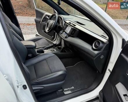 Белый Тойота РАВ 4, объемом двигателя 2.5 л и пробегом 117 тыс. км за 24300 $, фото 37 на Automoto.ua