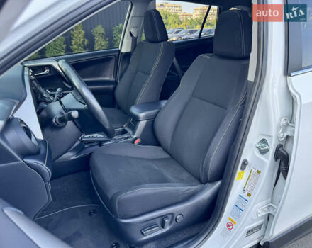 Білий Тойота РАВ 4, об'ємом двигуна 2.49 л та пробігом 121 тис. км за 24500 $, фото 18 на Automoto.ua